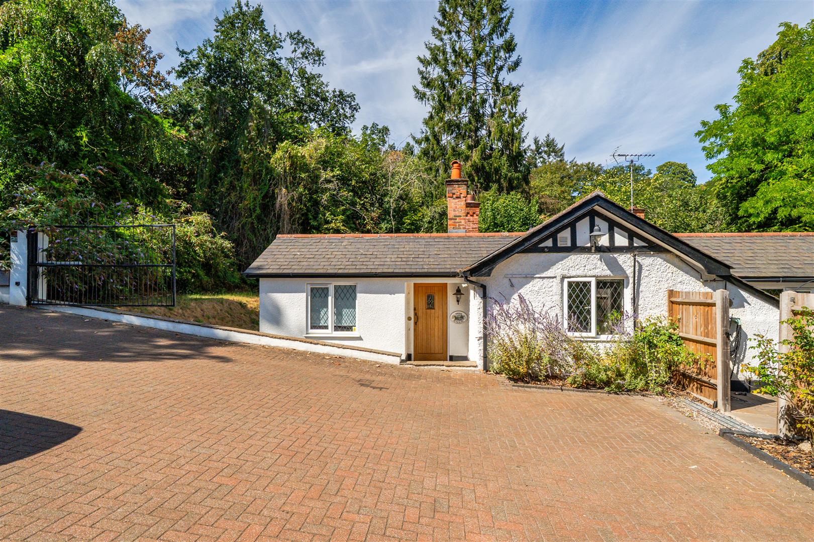Odiham Road, Winchfield, Hook